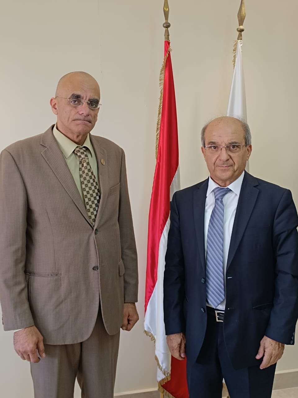 اجتمع مؤسس ورئيس الاتحادين اللبناني والعربي للتراث والرياضات التقليدية الشعبية مع وزير الشباب واللرياضة الدكتور جورج كلاس image
